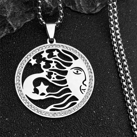 Pendentif Céleste Argenté – Lune, Étoiles & Énergie Cosmique