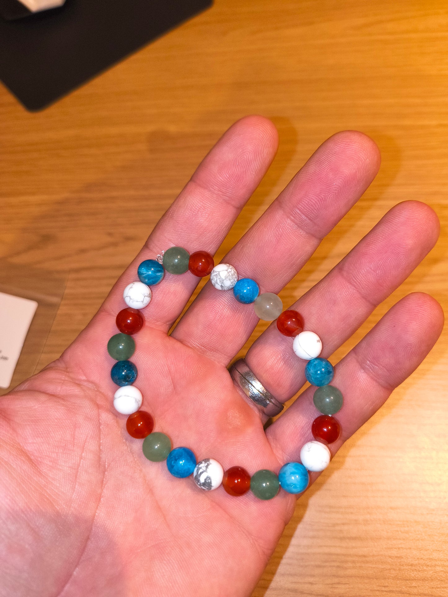 Bracelet Énergétique Personnalisé – Création Intuitive en Pierres Naturelles