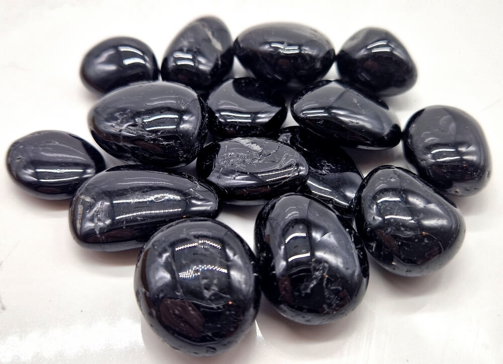Tourmaline Noire – Pierre de Protection et d’Ancrage